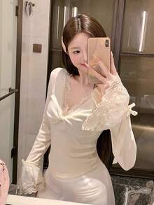 Apricot V-Neck Long Sleeve T-Shirt For Women, Autumn/Winter, Lace Trim Design Undershirt - Apricot - View 3