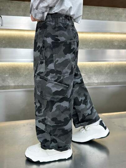 男童宽松涂鸦印花牛仔裤，适合休闲、上学、户外活动穿着，春季款