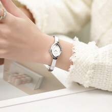 SUNLIFEX Teardrop Bracelet Watch - 29mm Vintage Style Dial, Zinc Alloy Cuff, Elegant Women's Quartz Watch - Đĩa đen vỏ vàng - Xem 5