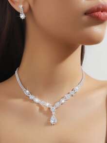 Conjunto de joyería para fiesta de 4 piezas: Bolso de embrague minimalista de moda para mujer, bolso de hombro con cadena, bolso de fiesta, collar con strass, aretes con cadena de garra - Plateado - Ver 3