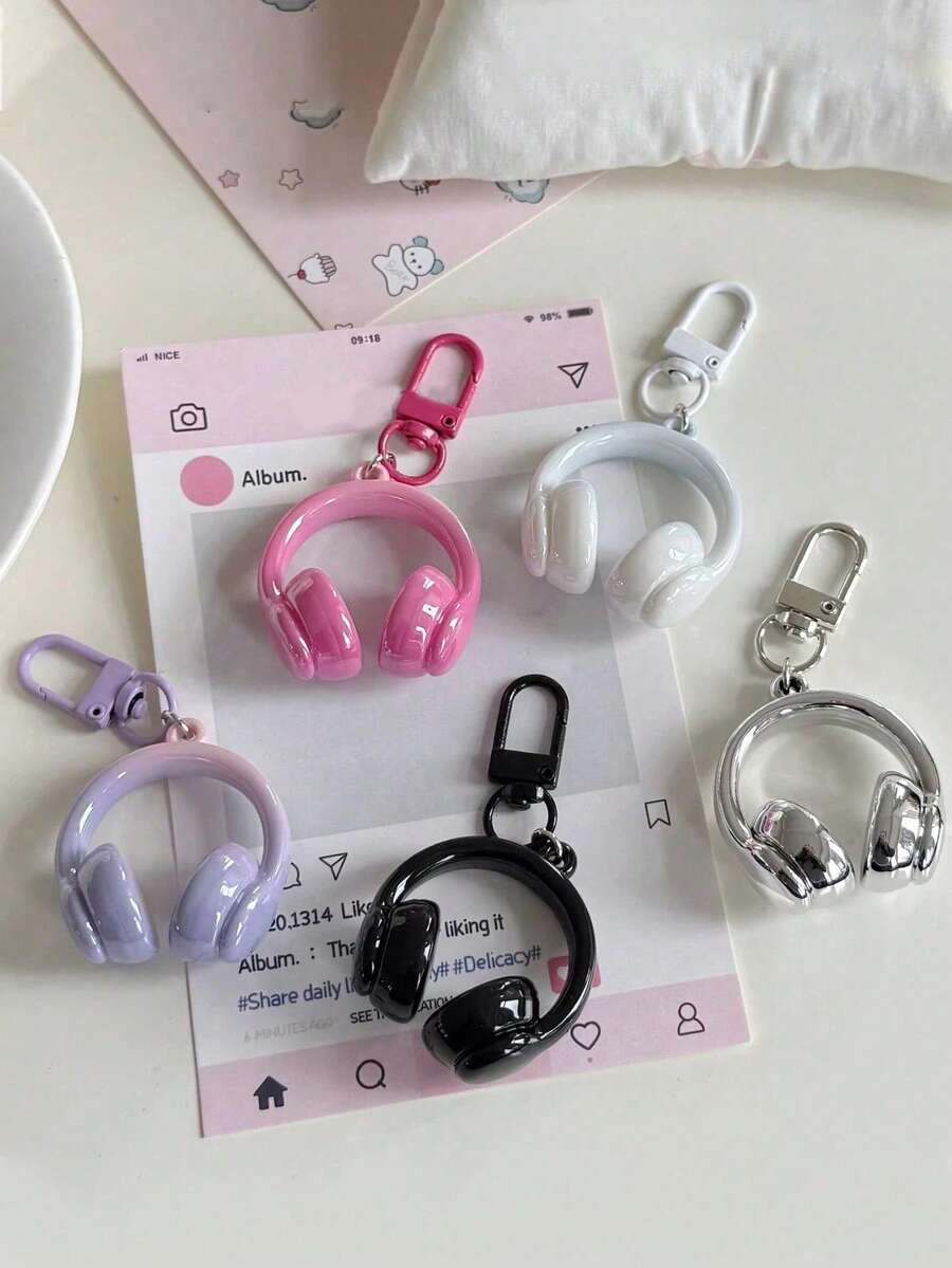 1pc 3D Headphone Keychain, Minimalist Cute Cool Sophisticated Pendant, Creative Backpack Decor, Best Friend Gift