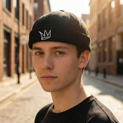 1顶软冠刺绣按扣帽，百搭街头运动嘻哈帽