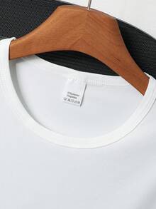 Disney 2026卡通城堡和老鼠印花宽松短袖T恤，圆领，休闲日常穿着，易护理面料，时尚休闲男士T恤 - 白色 - 查看 4