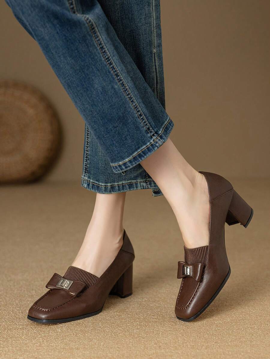 Zapatos de tacón alto con punta cuadrada para mujer, zapatos formales de vestir con tacón grueso y lazo en slip-on - Marrón - Ver 1