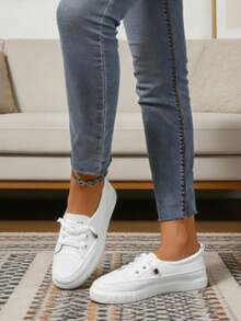 Women's Classic Versatile Round-Toe On Casual Lace-Up Soft-Soled Comfortable Flat Outdoor Sports Casual Shoes. The Upper Is Simple With Smooth Lines, And The Overall Look Is Clean And Neat. Suitable For Spring, Summer And Autumn, Perfect For Daily Outings, Campus Life, Vacations And Street Fashion Matching. - 白色 - 查看 4