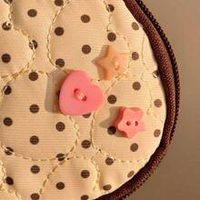 This 1pc Pinecone Tribe Large Capacity Pencil Case Features Button Decoration And Zipper Closure, Making It Convenient To Carry. It Also Has Separate Compartments To Organize Stationery. It Is An Ideal Choice For School, Office, And Also Makes A Great Gift For Christmas, Valentine's Day, Birthdays Or New Year.,Bag - Love heart-shaped portable bag - 查看 8
