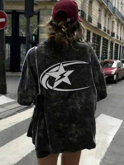 Y2K 男女通用宽松版型T恤，做旧雪洗黑色棉质面料，休闲运动优雅风格