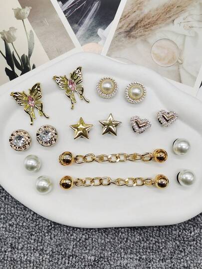 16PCS Luxury Golden Butterfly Star Shoe Charms Chains DIY Decorations Bling Rhinestone Heart Clogs Shoes Buckles Ornaments Removable Artificial Faux Pearl Shoe Clips Accessories Fit Women Bubble Slides Slippers Sandals Garden Shoes Beach Bag Xmas Halloween Birthday Festival Party Decor Gifts