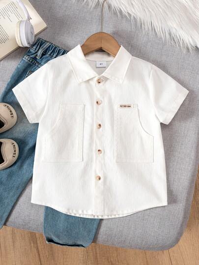男童时尚白色纯棉短袖衬衫，创意大口袋设计，适合上学穿着，时尚百搭