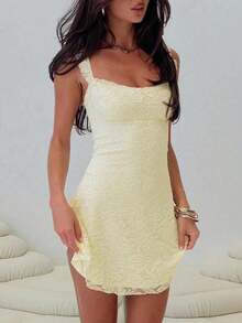 Elegante vestido mini de ajuste ceñido con diseño de volantes, tirantes con lazo y parches de encaje sin mangas - Amarillo - Ver 4