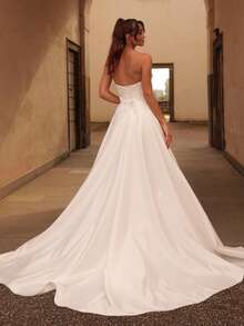 Modern-Elegant Strapless Draped Sweetheart Satin Wedding Dress With Ruched Floral Accent & High-Thigh Slit, Wedding Dresses For Bride, Elegant And Comfortable, Includes Plus Sizes, Bridal Gown, Formal Dresses For Women, Suitable For Wedding, Party, Vacation, Bride, Formal Occasions, Dinner Dress, Prom Dress, After-Party Dress, Homecoming Dress, Cocktail Party, Birthday Party, Celebration, Gala, Festival, Ceremony - 白色 - 查看 4