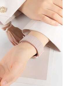 1条粉色运动表带，兼容 40mm、41mm、38mm、42mm、46mm、44mm、45mm、49mm，可替换弹性尼龙表带，兼容 Series S11、S10、S9、S8、S7、S6、S5、S4、S3、S2、S1、SE。透气性极佳，柔软舒适，适合户外运动、瑜伽、健身，时尚百搭，男女皆宜。粉色，适合派对、聚会、海滩活动、日常佩戴，也是送给成年女性的圣帕特里克节礼物和配饰。 - 粉色 - 查看 4