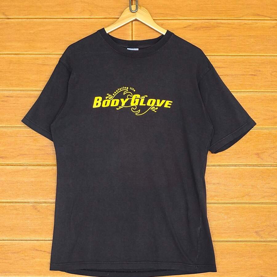 Vintage BODY GLOVE Spell Out T-Shirt/ Streetwear / Surfwear / Hip Hop / Swag / Rap / Street Fashion / Size M - 黑色 - 查看 1
