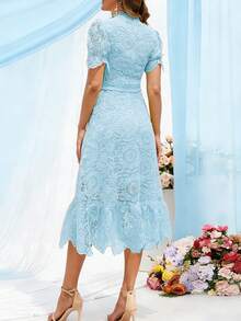 Vestido de festa feminino elegante com renda bordada e mangas curtas, ideal para damas de honra, coquetéis e celebrações. - Azul - Ver 2