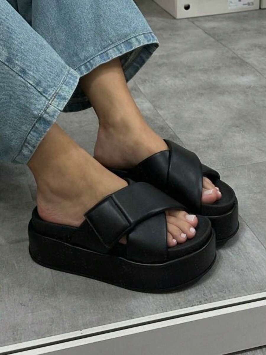 Adjustable Cross Strap Clog With Foam - Lara - 黑色 - 查看 1