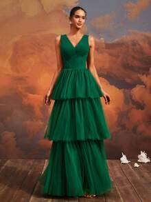 VIPGIRL Deep Green V-Neck Sleeveless Multi-Layer Sheer Elegant Long Bridesmaid Dress - Dark Green - View 3