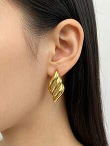 Stainless Steel Gold-Plated Ear Studs, Concave-Convex Texture, Low Allergenic, Nickel-Free, Heart-Shaped Ear Studs, Thick Gold Lady's Ear Studs, Fashionable Declaration Geometric Texture Lightweight Anti-Allergy Ear Studs, Retro Jewelry Dance Party Gifts, Lady's Ear Studs, Fashionable Heavy And Unique Pendant Ear Studs, Lady's Gold Earring Set, Exquisite Gold-Plated Pendant Ear Studs, Anti-Allergy Ear Studs, Fashionable Jewelry, Lady's Gifts - Multicolor - View 2