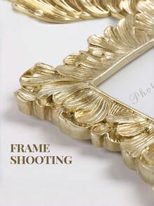 1个金色相框，手工树脂材质，饰以多肉植物和金色棕榈叶纹理，优雅复古设计，家居装饰相框，可摆放在墙面或桌面展示。 - 彩色 - 查看 3