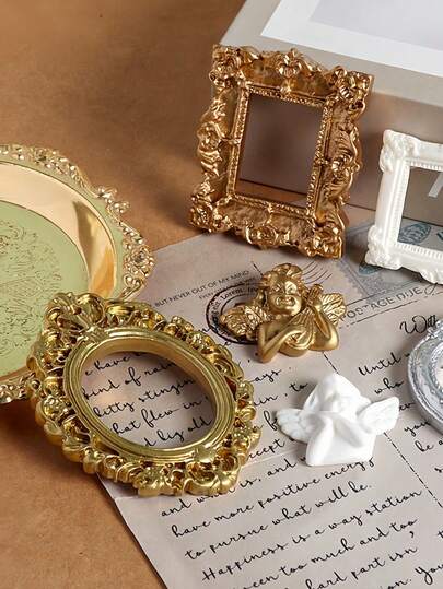 3pcs Vintage European Style Mini Golden Photo Frames, Victorian Decor Mini Frames & Jewelry Display Stands, Painted Mini Frames For Photos, Jewelry, Art - DIY, Retro Resin File & Photo Mounting Collection, Nail Art Jewelry Necklace Decor, Decorations, Jewelry Photography Background Accessories/Decorative Hanging Frames/Decorative Photo Frames, 1 Set