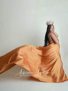 Goldenrod Chicaboo Silky Maternity Tossing Fabric For Photoshoots | Satin Flying Dress Scarf With Sewn Edge. Extra Long Pregnancy Posing Photography Material | 5 Yards - 金色 - 查看 2