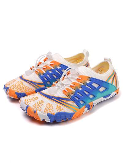 1双儿童可调节网面套脚橡胶底水鞋，适合沙滩、户外活动、涉水