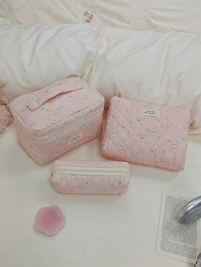 可爱兔子星形图案女士大容量化妆包套装，多功能时尚旅行收纳包，这款轻便蓬松的洗漱包适合旅行收纳和日常使用。