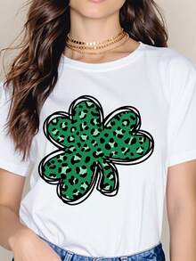 Green Leopard Print Clover Graphic T Shirt Women Casual Short Sleeve Top Fashion Statement Piece Lucky Charm Design Summer Outfit Essential - trắng - Xem 1
