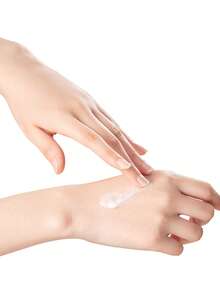 L'Oreal 15毫升/0.53盎司迷你金色管装防晒霜，SPF50+/PA++++。轻盈防晒霜。户外防晒霜。多重防护防晒霜。面部及身体防晒霜。紫外线防护。 - 黑金 - 查看 5