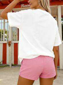 Women's Loose-Fit Round-Neck Short-Sleeve Pajamas - 'Less Hate, More Love' Retro Punk Floral Art Pattern Casual Short-Sleeve Top, Soft And Loose Pajamas, Perfect For Comfortable Bedtime, Lazy Mornings, And Relaxed Lounging, Conveying A Positive And Friendly Pajama Message, An Ideal Gift For Mental Health Advocates And Vintage Aesthetic Enthusiasts. - 白色 - 查看 5