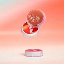 LIP SMACKER Máscara labial de colaboración Coca-Cola, 2.8g, Bálsamo labial con tinte, Máscara labial nocturna, Suaviza las líneas de los labios y exfolia, Hidratante y nutritivo para otoño/invierno, Excelente regalo para el Día de San Valentín - LIPSMACKER - Sabor clásico de cola - Ver 6