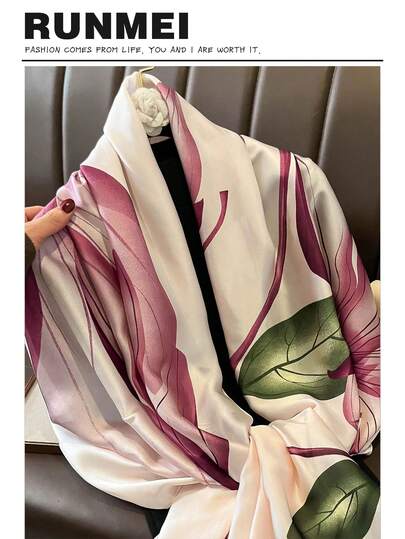1条新款真丝缎面印花围巾，时尚女士披肩，用途广泛，可用于防风、防晒、防寒，或作为头巾/方巾使用。