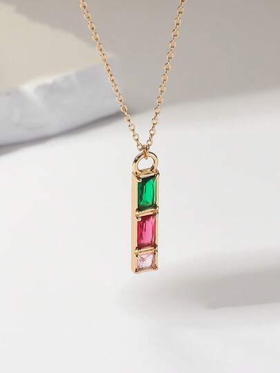 1件简约休闲多巴胺色玻璃长方形吊坠项链，适合女性日常佩戴