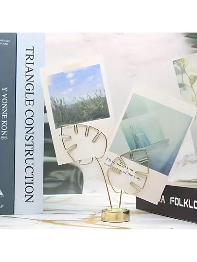 1 chiếc giá đỡ sổ tay hình lá kèm khay đựng thẻ và ảnh, màu vàng kim và vàng hồng, dùng để trang trí bàn làm việc và trong văn phòng, phụ kiện bàn làm việc.