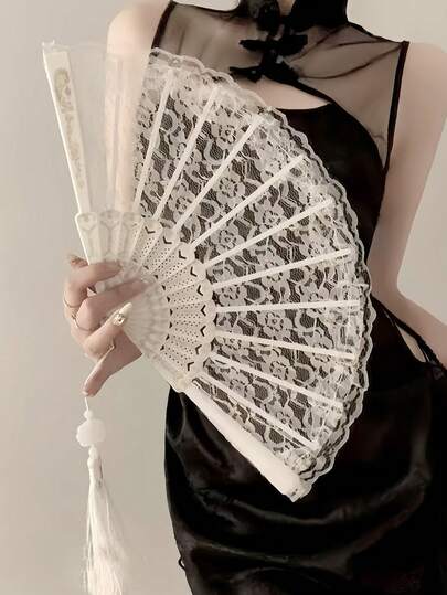 1pc Chinese Style Ink Painting Fan, New Folding Fan, Bridal Handheld Fan, Lace Folding Fan, Suitable For Pairing With Traditional Chinese Cheongsam, Small Black Photography Prop, Wedding Party Costume Decor, Applicable For Weddings, Celebrations, Baby Showers, Home Decor And Various Occasions