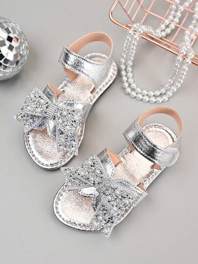 A Pair Of 2026 New-Style Girls' Glittering Sequin Bow And Pearl-Encrusted Non-Slip Slip-On Low-Heeled Flat Sandals | Suitable For Birthday Parties / Class Get-Togethers / Parent-Child Store Visits