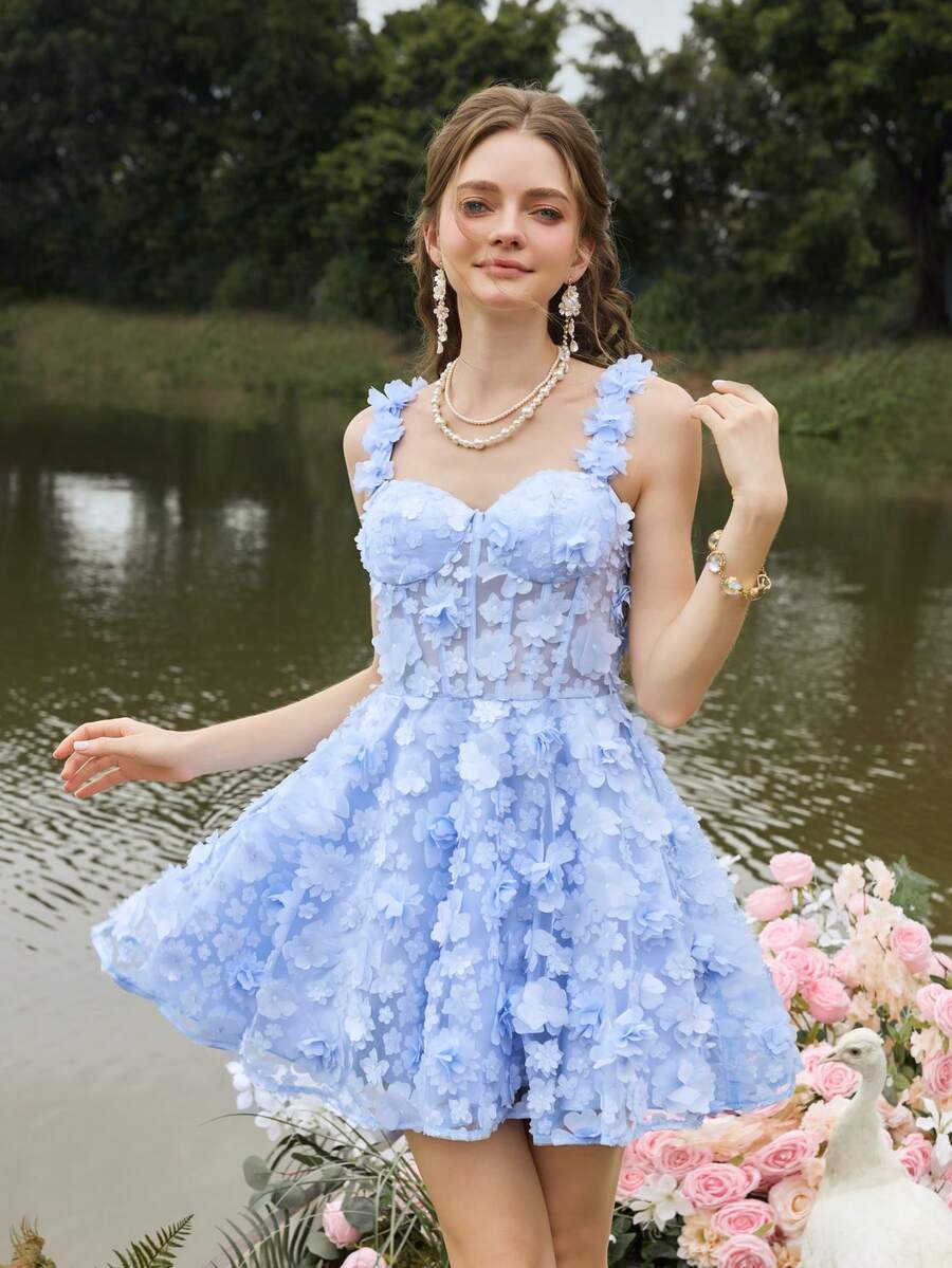 Faeriesty 优雅的无肩带迷你连衣裙，饰有立体3D花卉贴花、层叠裙摆和甜心领口，适合花园婚礼、浪漫写真、新娘写真、订婚庆典、春季派对誓言重温仪式等场合。 - 藍色 - 查看 1