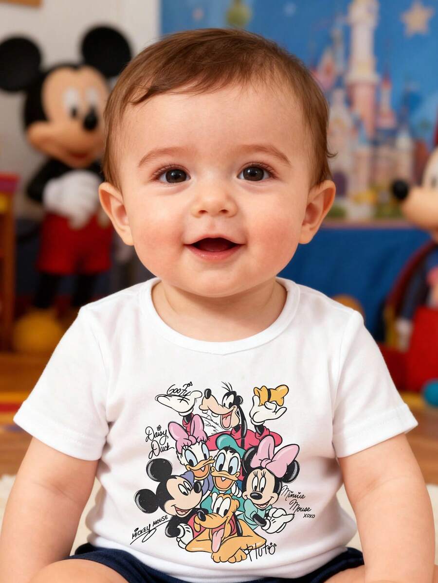 Disney Baby Boy T-Shirt Features A Cartoon Alphabet Print Of Mickey Mouse And His Friends. Made From Breathable, Soft, And Comfortable Fabric. This Spring/Summer Baby T-Shirt Is Perfect For Everyday Wear, Outings, And As A Gift For Infants And Toddlers. - 白色 - 查看 1