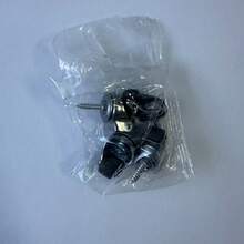 自攻式万向脚轮，适用于小型家具、搁板，拧紧螺丝固定 - 靜音萬向輪 - 查看 7