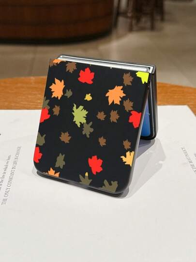 1pc Fashionable And Simple Skin Feel PC Material Cute Leaf Maple Leaf Element Folding Phone Case, Can Protect And Prevent Falling: SamsungGalaxy Zflip 3/Zflip 4/Zflip 5/Zflip 6/Zflip 7/ Razr 50 Ultra/ Razr 60 Ultra/ Razr 60/ Rolla Razr 50/Galaxy Z Flip7 FE