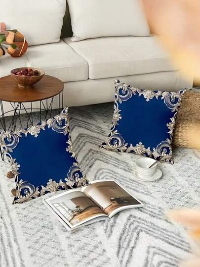 1/2/4pcs Bohemian-Style Elegant Royal Blue Geometric Floral Print Cushion Cover With Baroque Decorative Border Design – Perfectly Suited For Sofa And Bench Decoration. Features A Zip Closure, Is Machine Washable, And Has A Single-Sided Print (Cushion Insert Not Included). An Ideal Choice For Living Room Decor.
