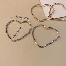 2Pcs Women's Fashion Heart Twist Design Hoop Earrings Minimalist Elegant Style For Daily Wear Party Valentine's Day Gift Jewelry - Gold - View 2