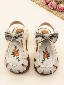 Neue Mädchen Sommer Mode Geschlossene Zehensandalen, Schleife mit bestickter Blumen Dekoration, Kleinkind Anti-Kollisions Sandalen, klassisch vielseitig, weich rutschfest, für Lässig Ausflüge, Strandurlaub und Alltag - Beige - Übersicht 2