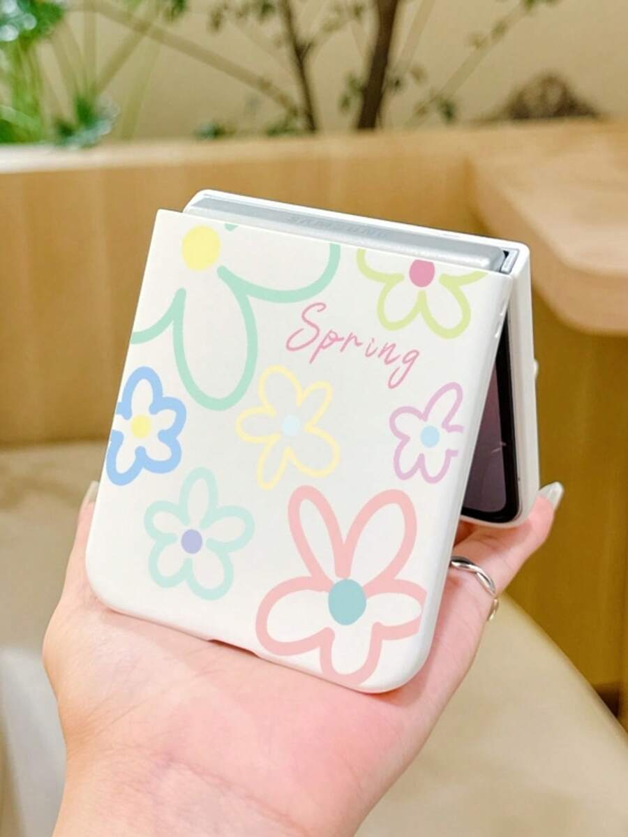 1pc Fashionable And Simple Skin Feel PC Material Cute Lines Flower Elements Folding Phone Case, Can Protect And Prevent Falling: SamsungGalaxy Zflip 3/Zflip 4/Zflip 5/Zflip 6/Zflip 7/ Razr 50 Ultra/ Razr 60 Ultra/ Razr 60/ Rolla Razr 50/Galaxy Z Flip7 FE - White - View 1