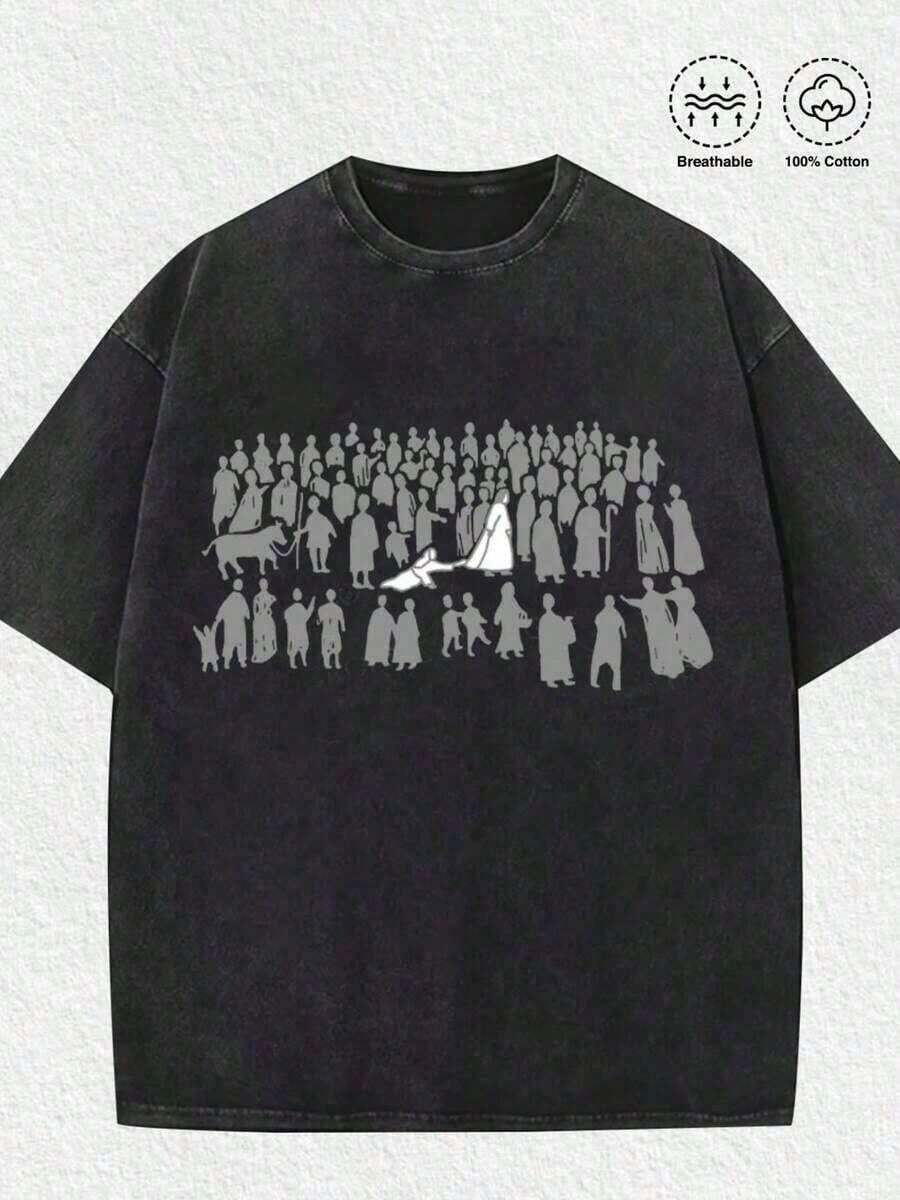 Camiseta gráfica de escena religiosa "Multitud y figura central" - Impresión monocromática vintage desgastada, camiseta unisex 100% algodón 54PA - Negro - Ver 1
