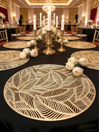 12片装金箔餐垫，15英寸PVC材质，奢华浪漫风格，耐热，可水洗，易清洁，可擦拭，防滑，耐热，适用于房间装饰、餐桌装饰、家居装饰，是节日、派对、生日、婚礼和晚宴的理想之选。