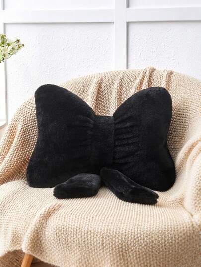 蝴蝶造型装饰抱枕，可爱柔软舒适，适用于卧室、客厅、书房，适合日常使用、派对、周年纪念、复活节等各种场合。