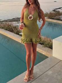 PARA BELEZA Top de tricô vazado verde-oliva com detalhes cruzados, minissaia elegante e moderna com detalhes brilhantes de conchas, vestido de tricô casual estilo praia/férias, roupa feminina de verão, look para carnaval - Verde Azeitona - Ver 3