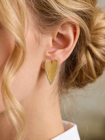 Mazuer 一对奢华水晶条纹心形耳坠，18K镀金不锈钢材质，女士珠宝配饰，适合派对、购物、约会、生日和情人节等场合佩戴。