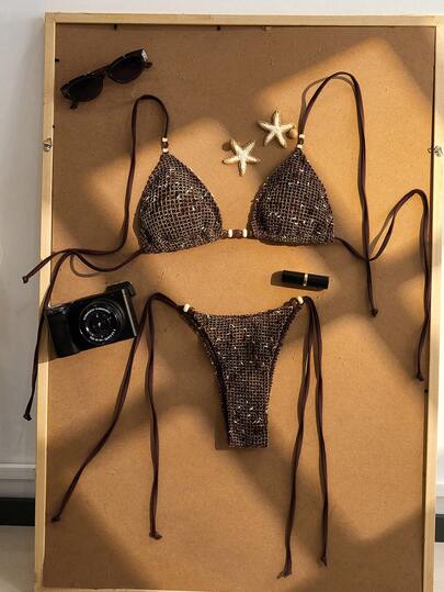 两件套女士春夏串珠钩编露背性感比基尼套装，包含系带比基尼上衣和下装，适合海滩、度假和泳池派对。