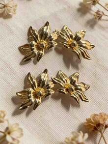 Asymmetric Petal Design Gold-Plated Flower Stud Earrings - Multicolor - View 3